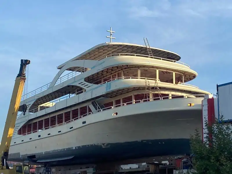 Navire de passagers à vendre