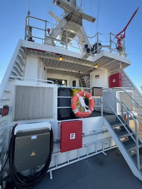 Navire d'arpentage à vendre
