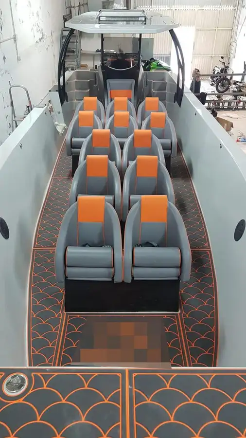Bateau pneumatique semi-rigide à vendre