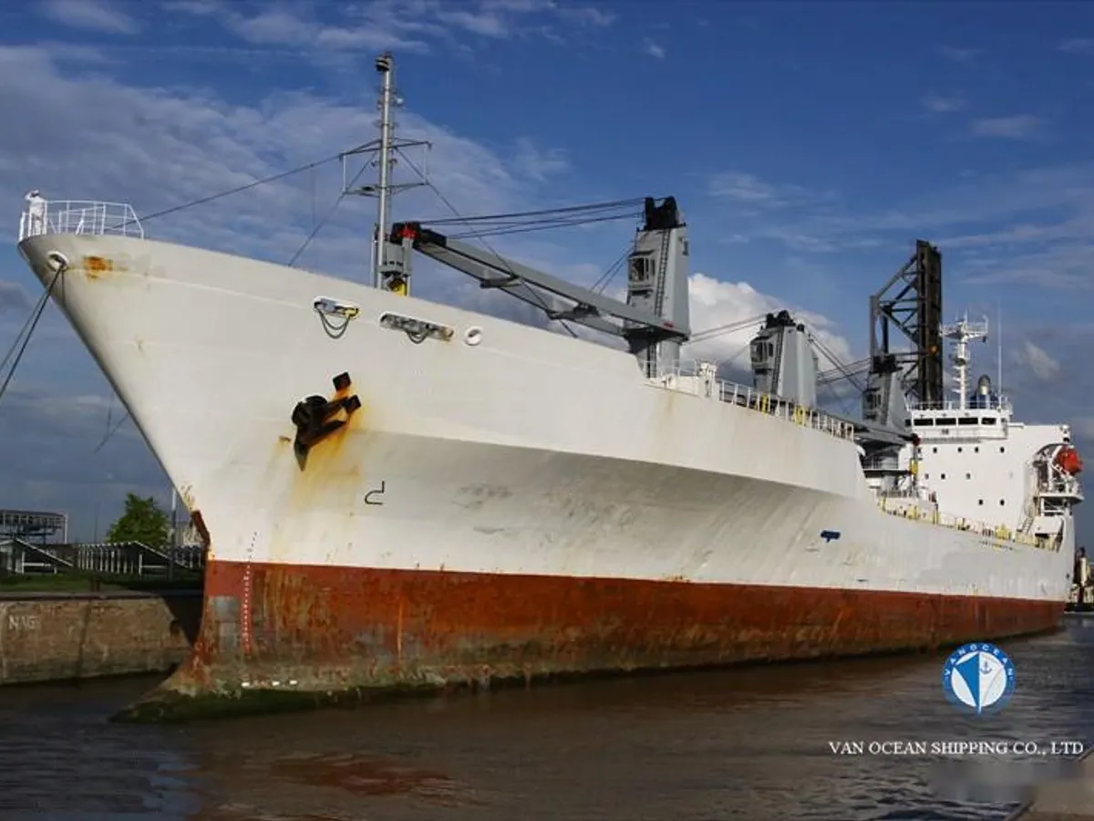 Navire frigorifique à vendre