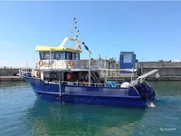 Navire d'arpentage à vendre