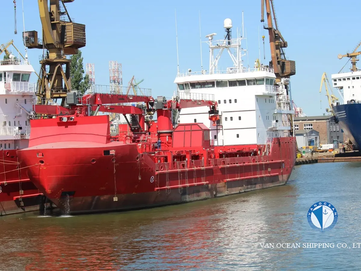 Navire frigorifique à vendre