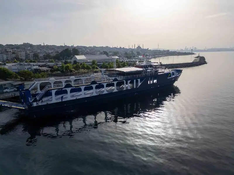 Navire-ferry à vendre