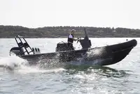 Bateau pneumatique semi-rigide à vendre