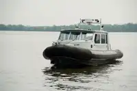 Bateau patrouilleur à vendre