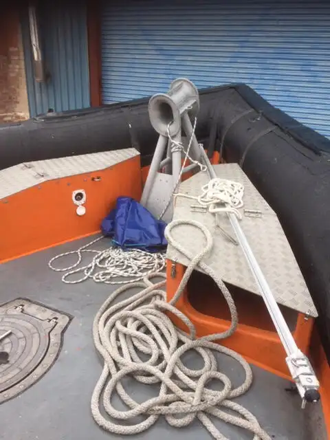 Bateau de transport d'équipage à vendre