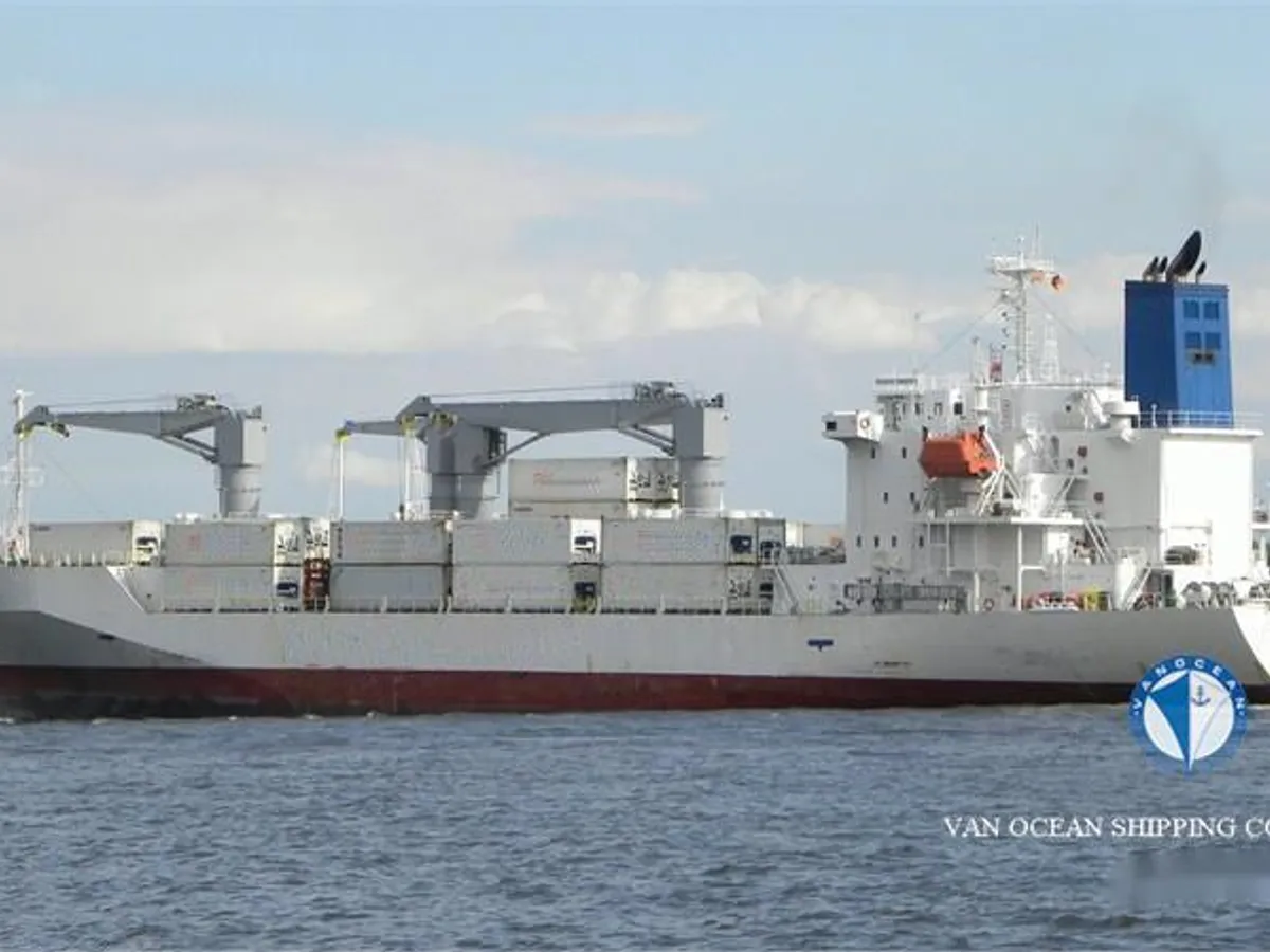 Navire frigorifique à vendre