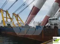 Navire grue à vendre