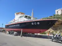 Bateau patrouilleur à vendre