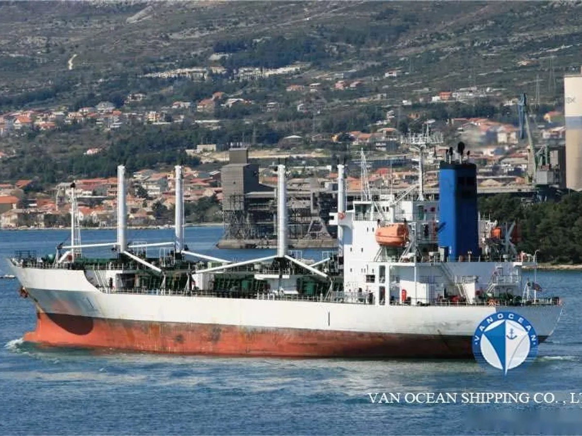 Navire frigorifique à vendre