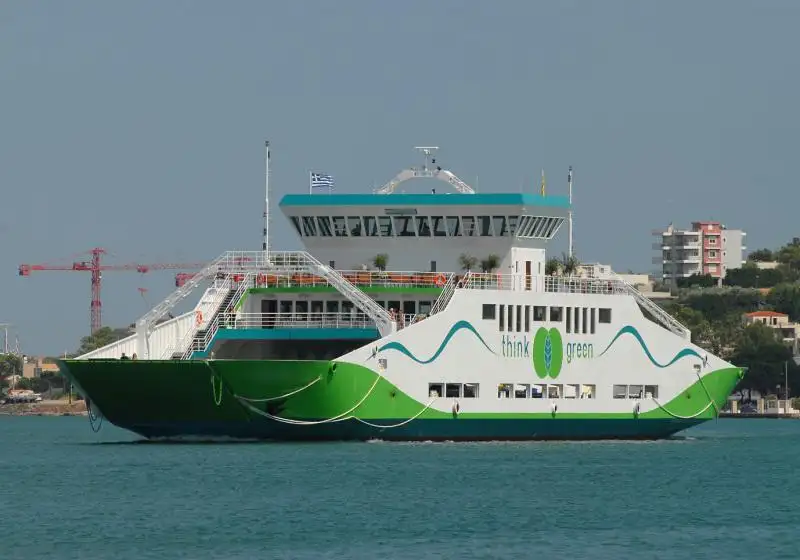Navire-ferry à vendre