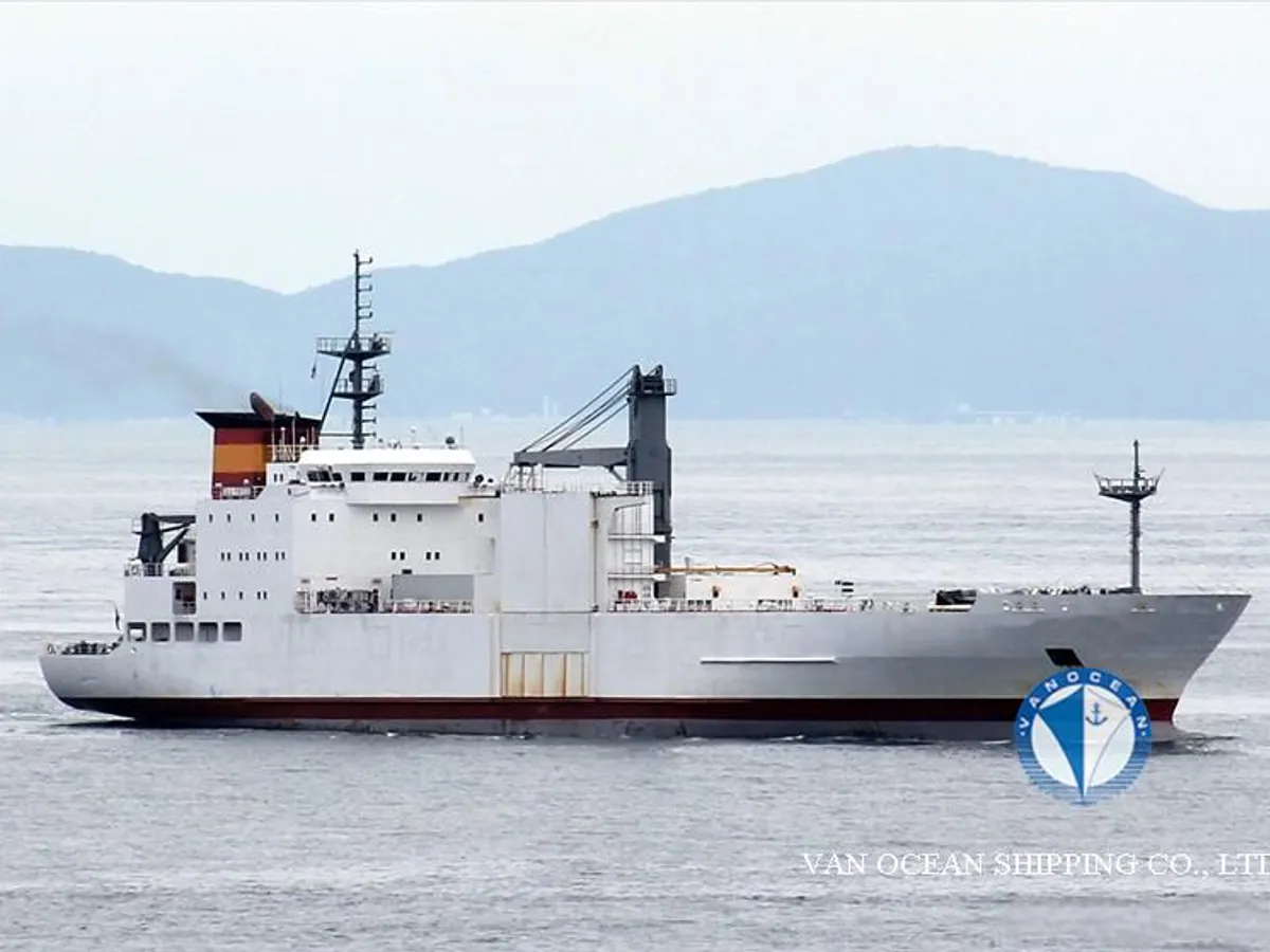 Navire frigorifique à vendre