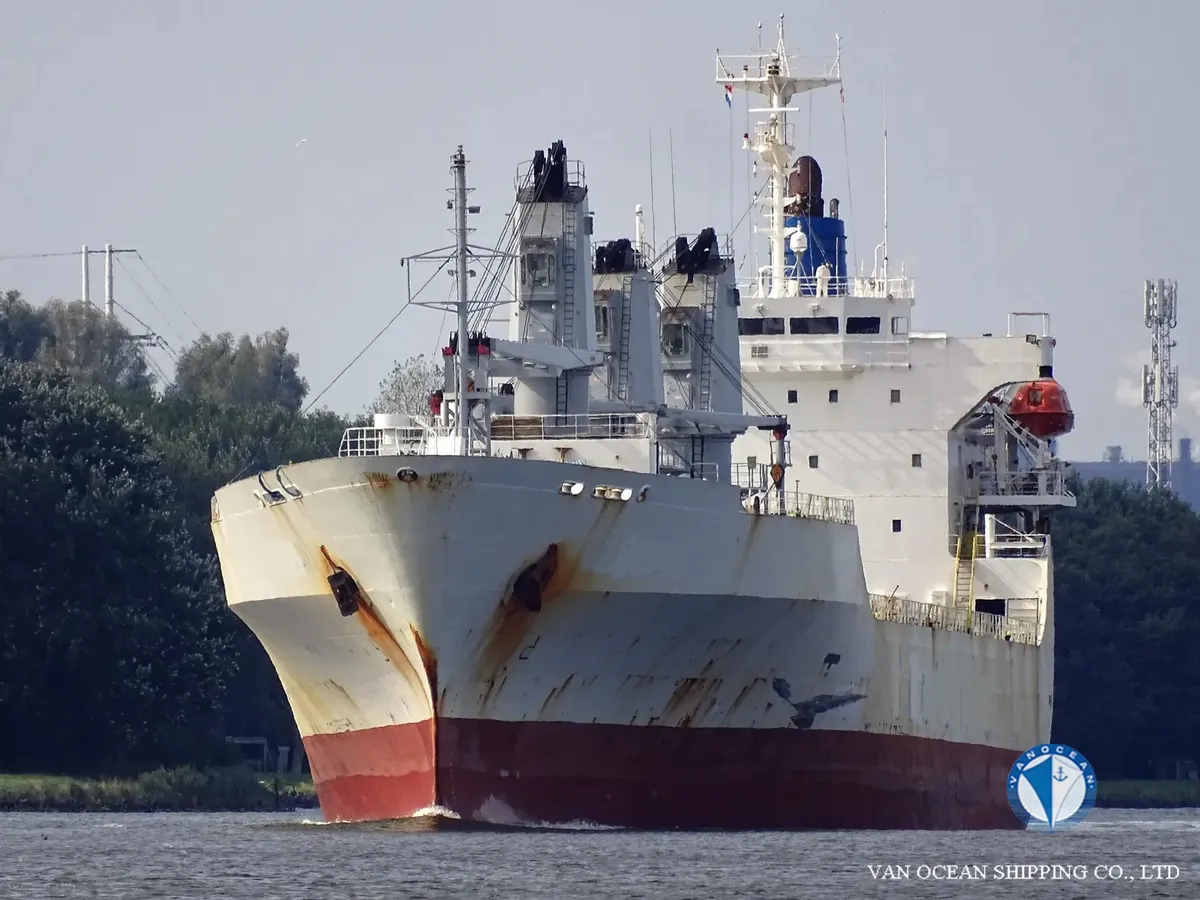 Navire frigorifique à vendre