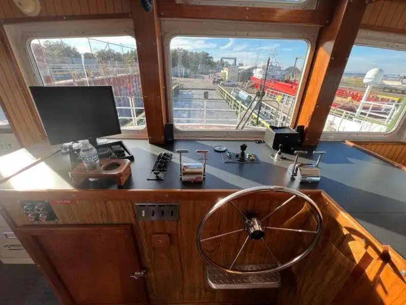 Bateau de transport d'équipage à vendre