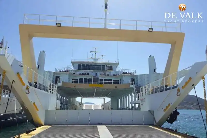 Navire-ferry à vendre