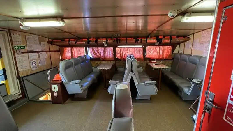 Bateau de transport d'équipage à vendre