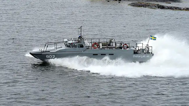 Navires militaires / de guerre à vendre
