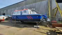 Bateau patrouilleur à vendre
