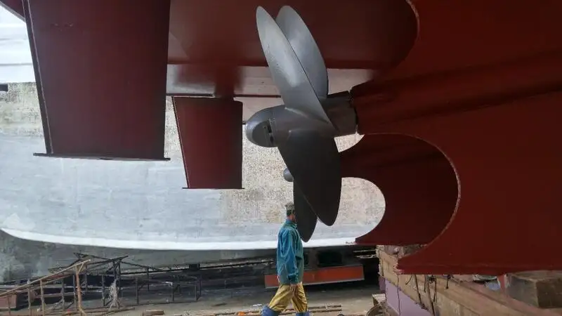 Bateau de transport d'équipage à vendre