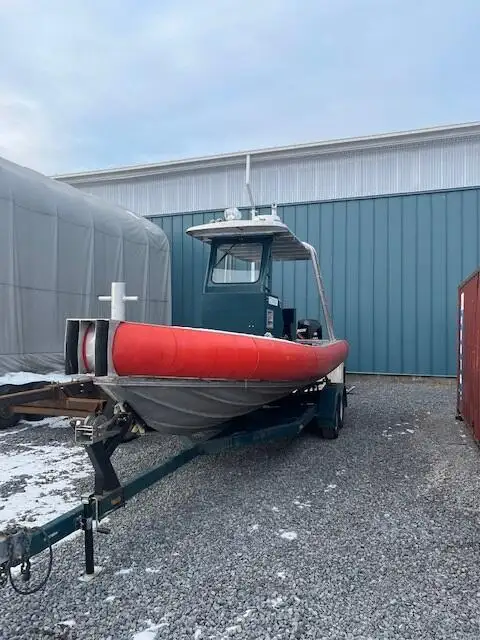 Bateaux de travail à vendre