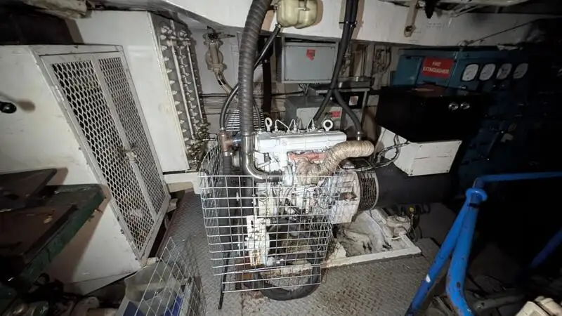 Navire d'arpentage à vendre