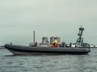 Bateau pneumatique semi-rigide à vendre