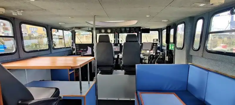 Navire porte-conteneurs à vendre