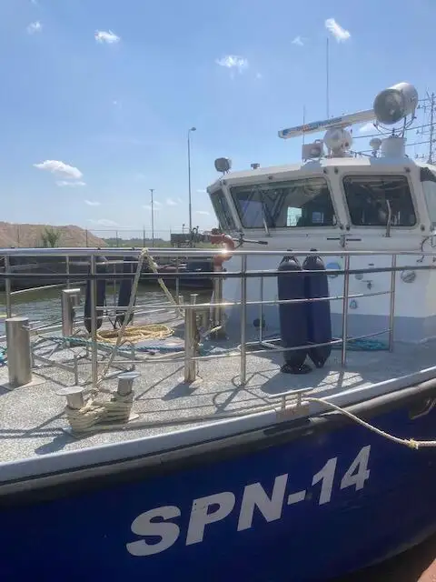 Bateau patrouilleur à vendre