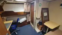 Navire d'approvisionnement à vendre