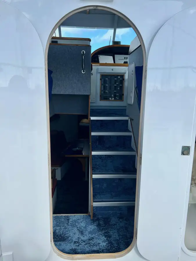 Navire de recherche à vendre