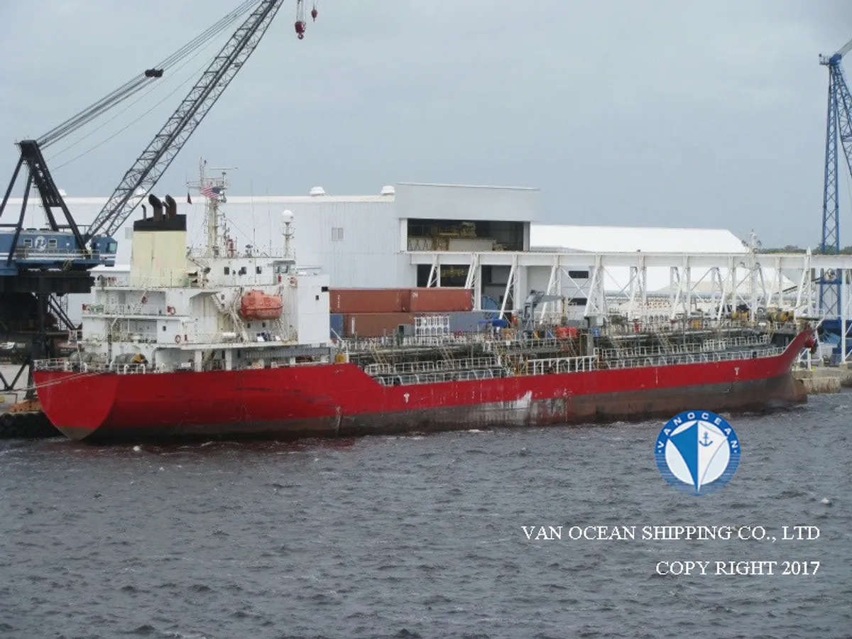 Pétrolier / chimiquier à vendre