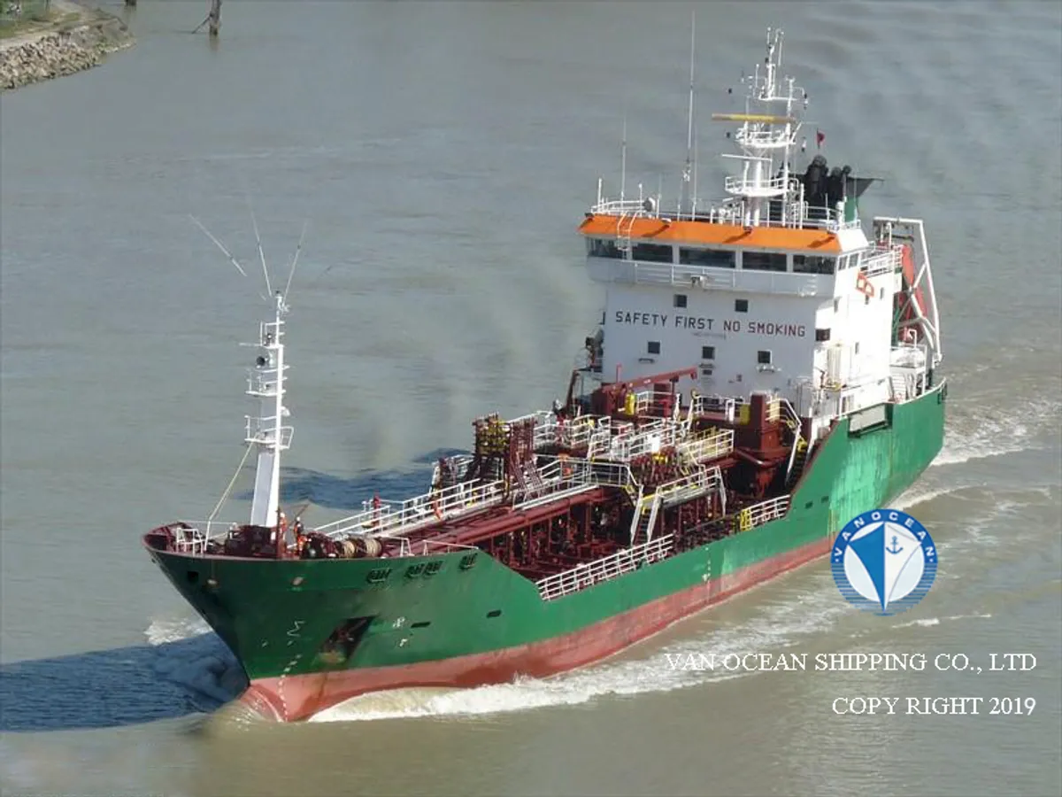 Pétrolier / chimiquier à vendre