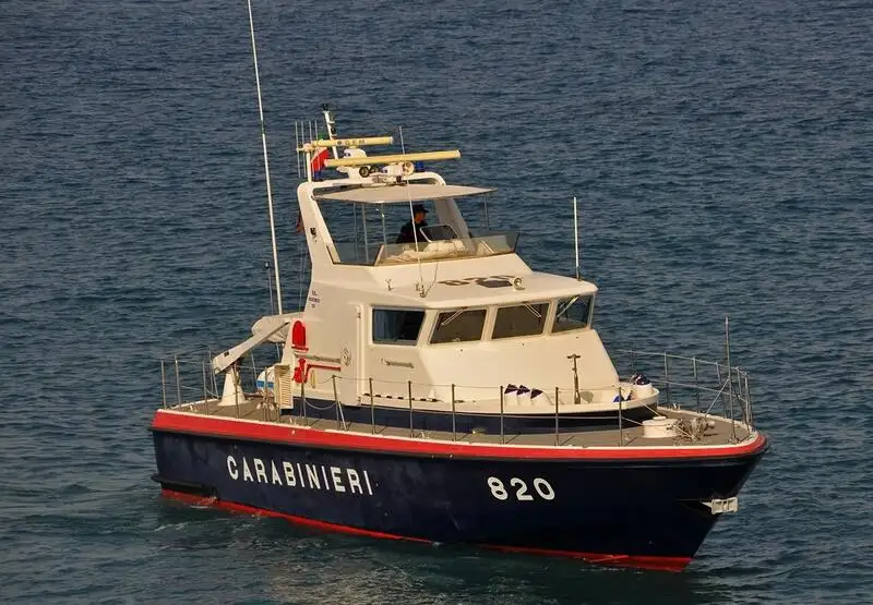 Bateau patrouilleur à vendre