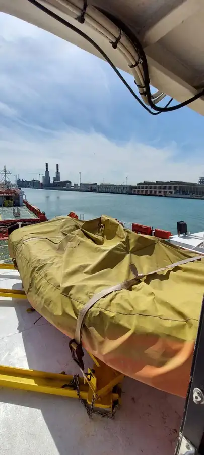 Bateau de transport d'équipage à vendre