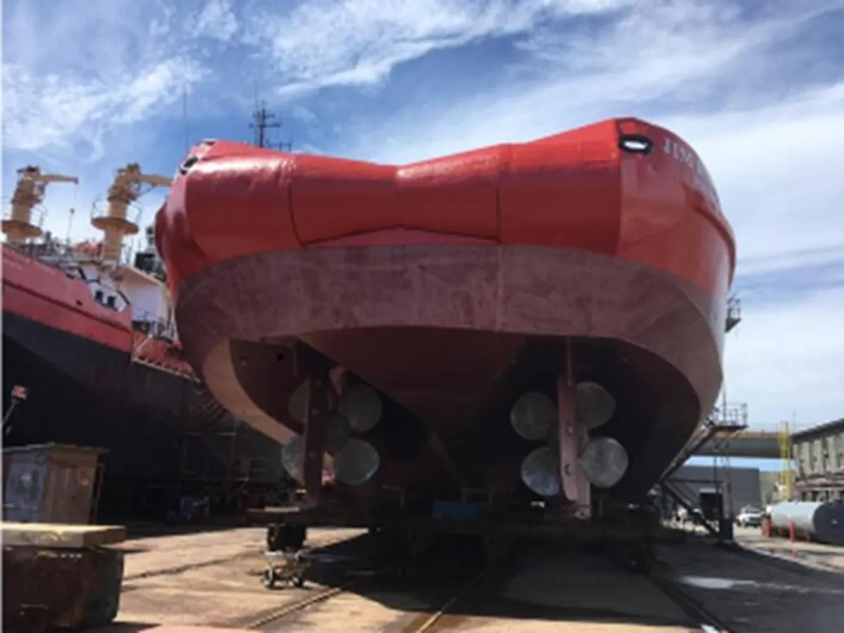 Navire d'approvisionnement à vendre