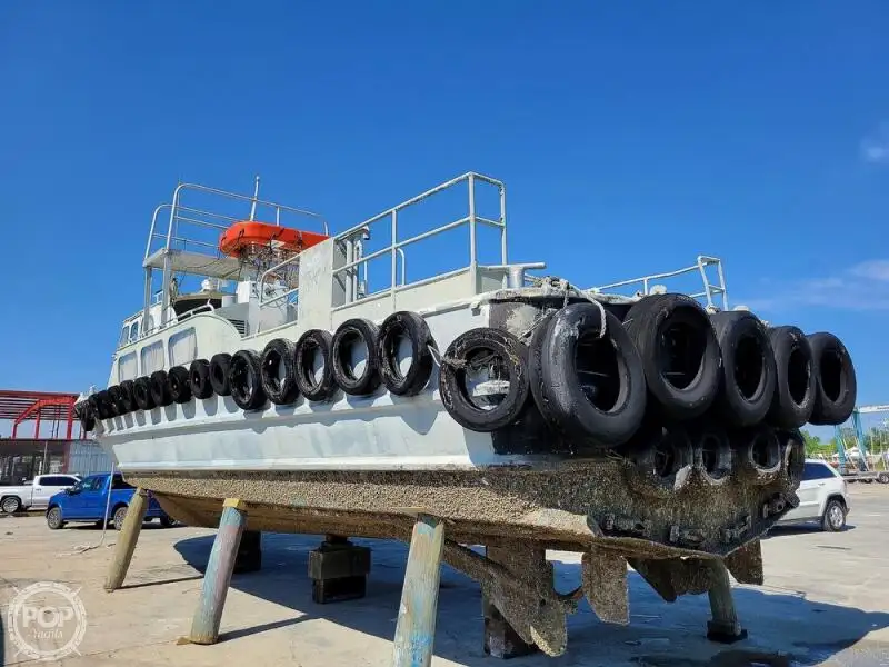 Bateau de transport d'équipage à vendre