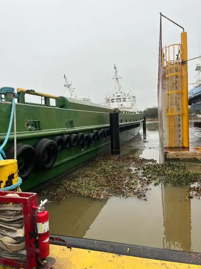 Bateau de transport d'équipage à vendre