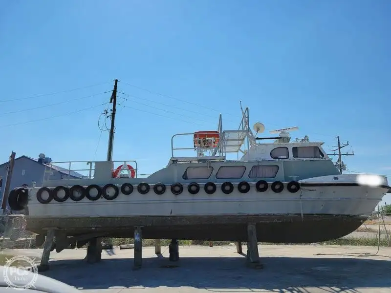 Bateau de transport d'équipage à vendre