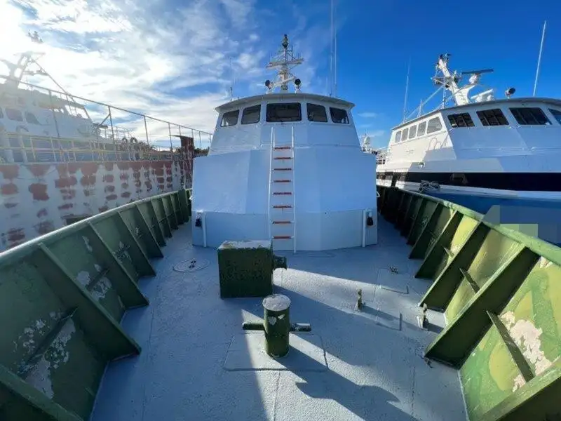 Bateau de transport d'équipage à vendre