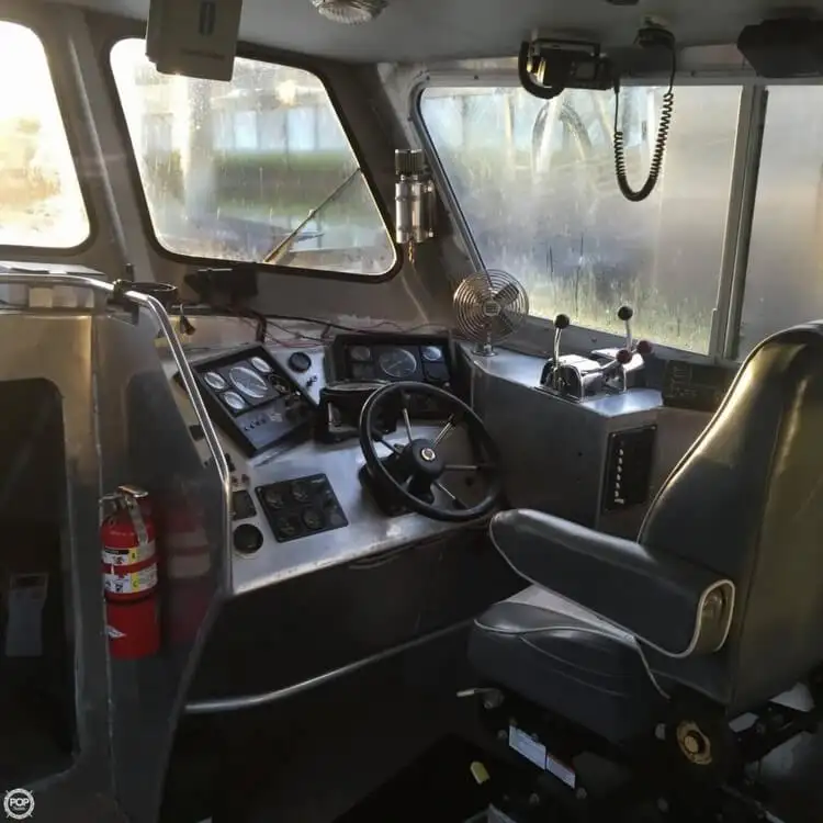 Bateau de transport d'équipage à vendre