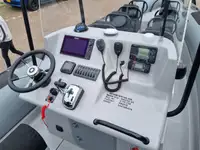 Bateau pneumatique semi-rigide à vendre