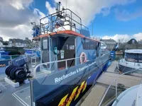 Navire d'arpentage à vendre