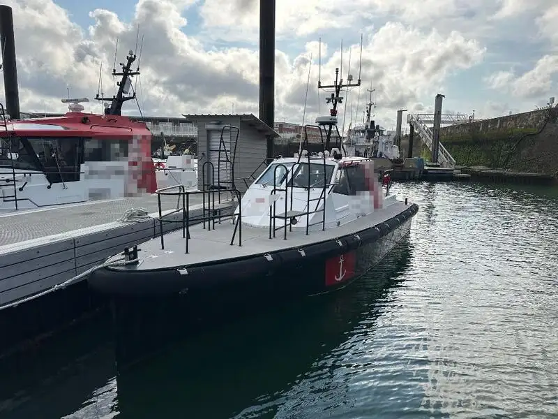 Bateau pilote à vendre