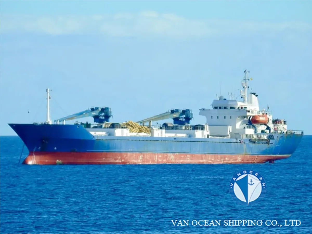 Navire frigorifique à vendre