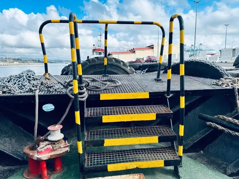 Bateaux de travail à vendre