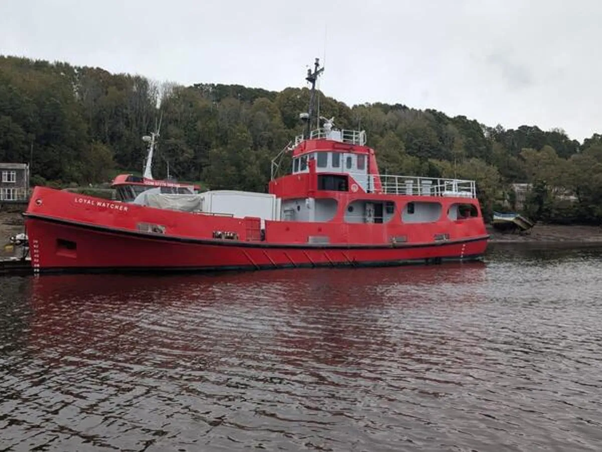 Navire d'arpentage à vendre