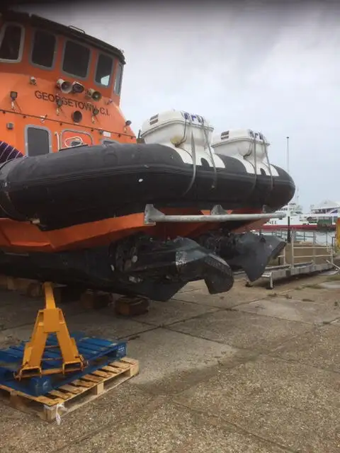 Bateau de transport d'équipage à vendre