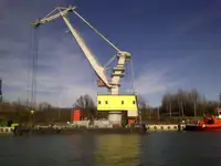 Navire grue à vendre