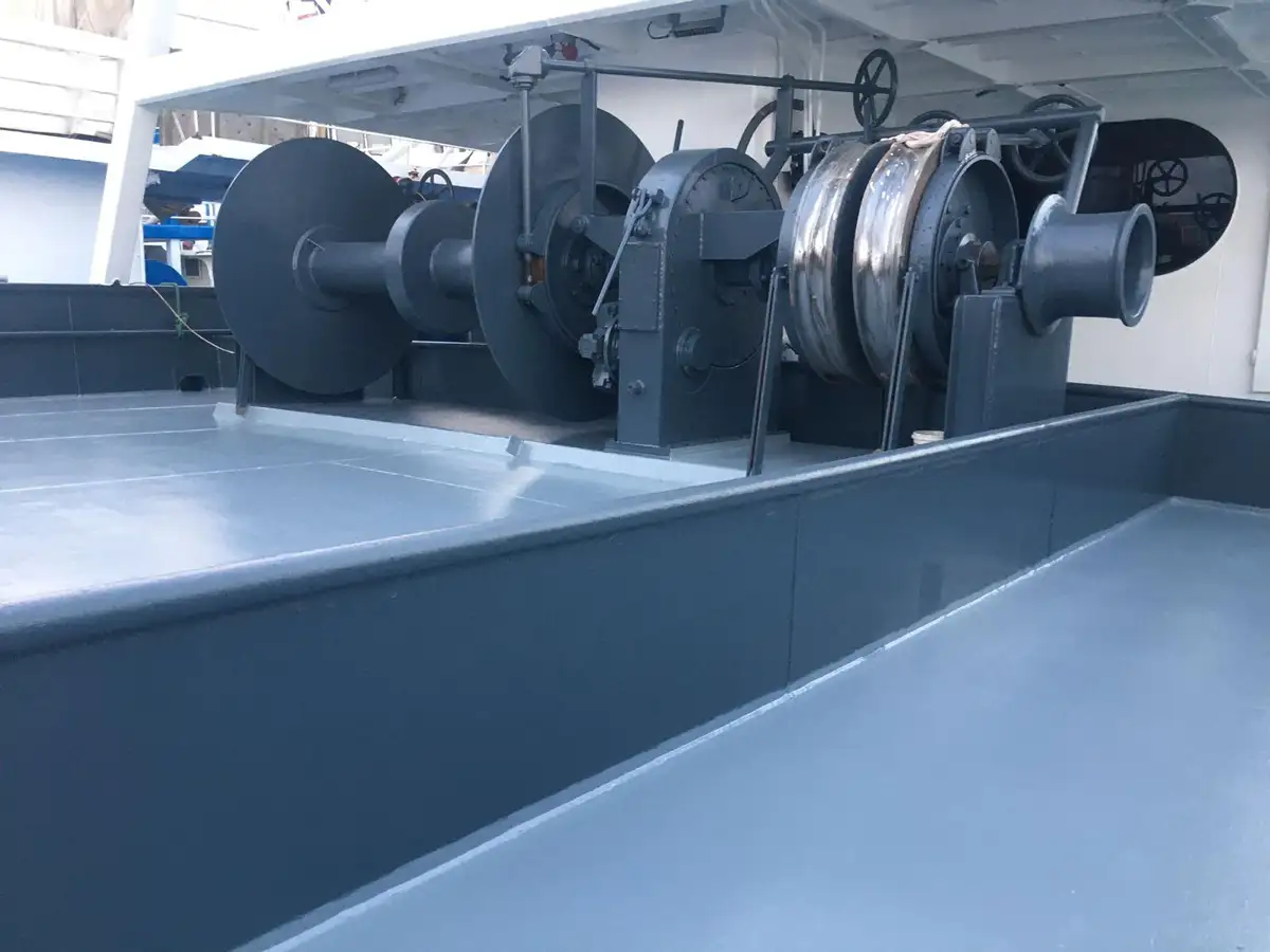 Bateaux de travail à vendre