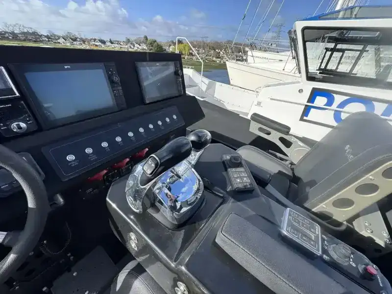 Bateau pneumatique semi-rigide à vendre